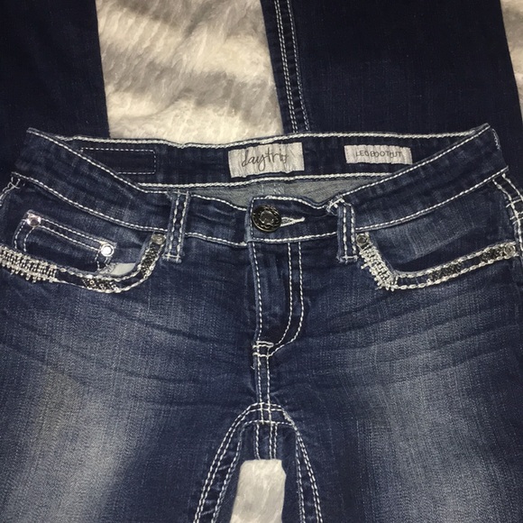 Daytrip Dark Blue Jeans! - Picture 3 of 4